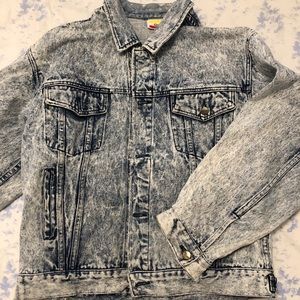 Women’s oversized vintage jean jacket